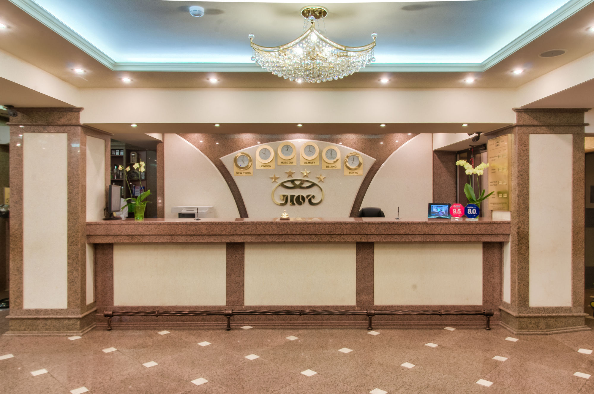 Hotel Uyut Almaty Exterior foto