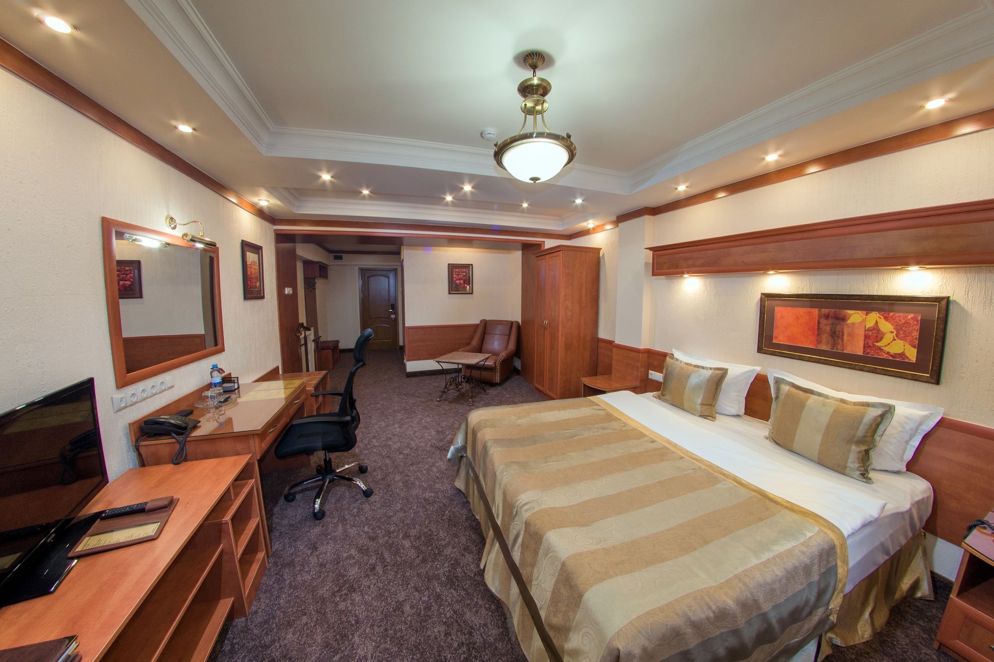 Hotel Uyut Almaty Exterior foto